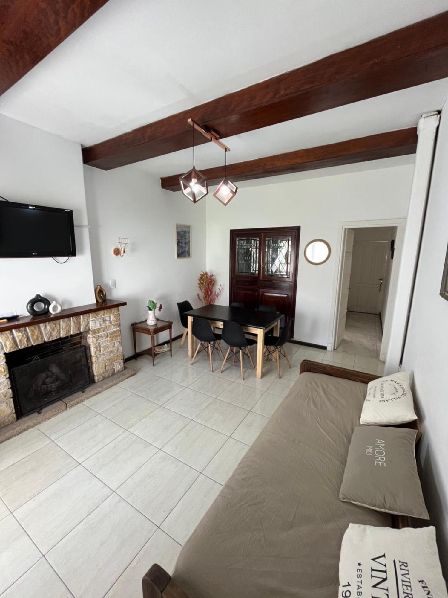 Casa Con Gran Jardin * Mar del Plata